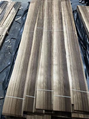 Quarto di legno fumato/Fumed dell'eucalyptus ha tagliato i fogli da impiallacciatura per la decorazione